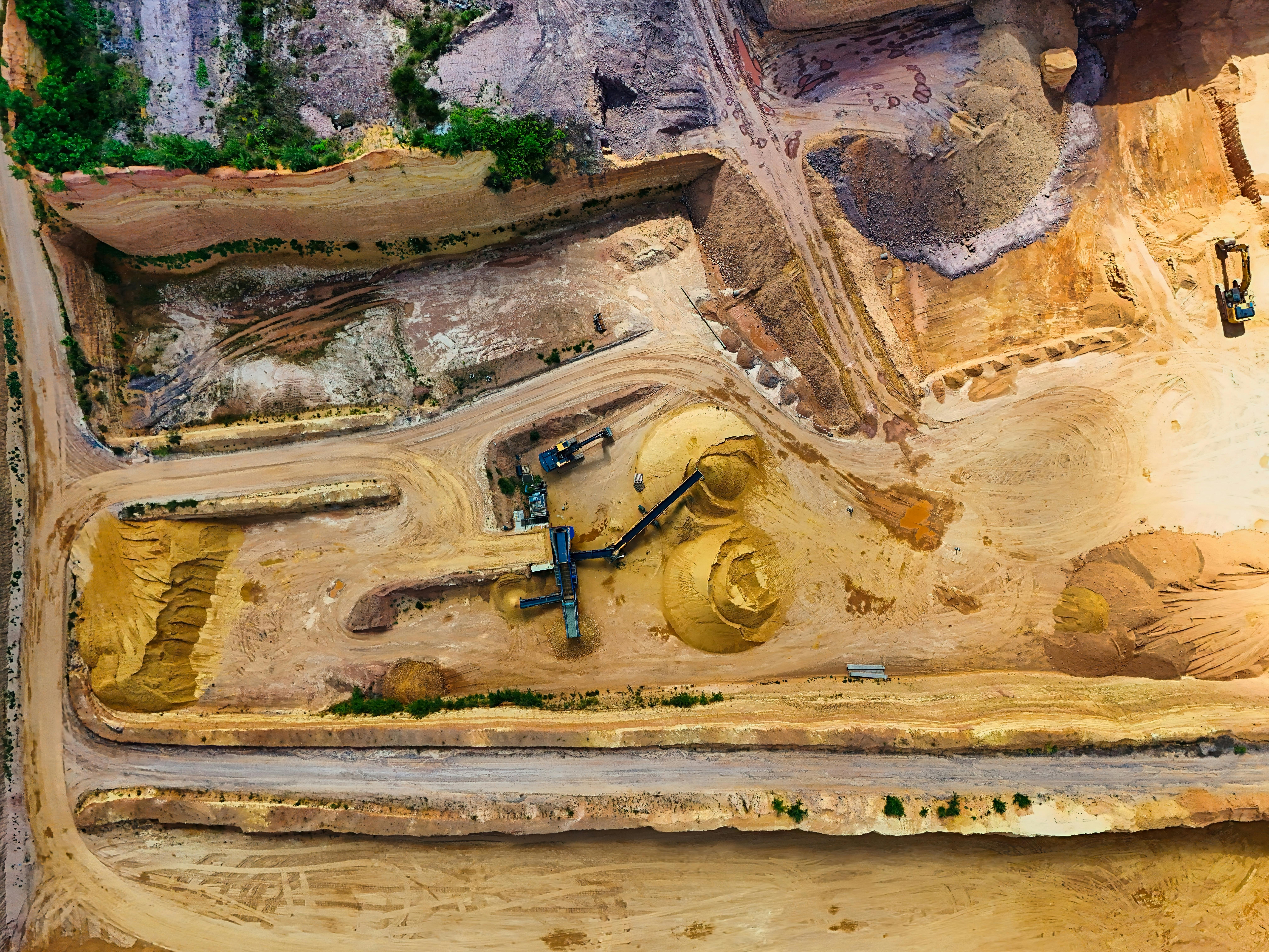 Mining and minerals — gold mine, excavation, mineral processing in Ghana